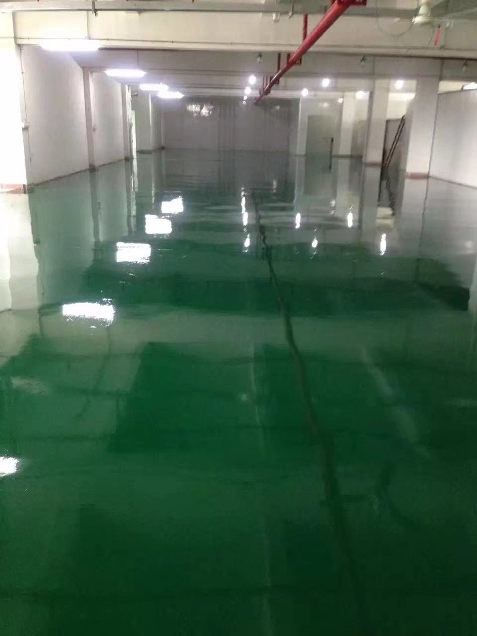 服裝廠環(huán)氧薄涂地坪